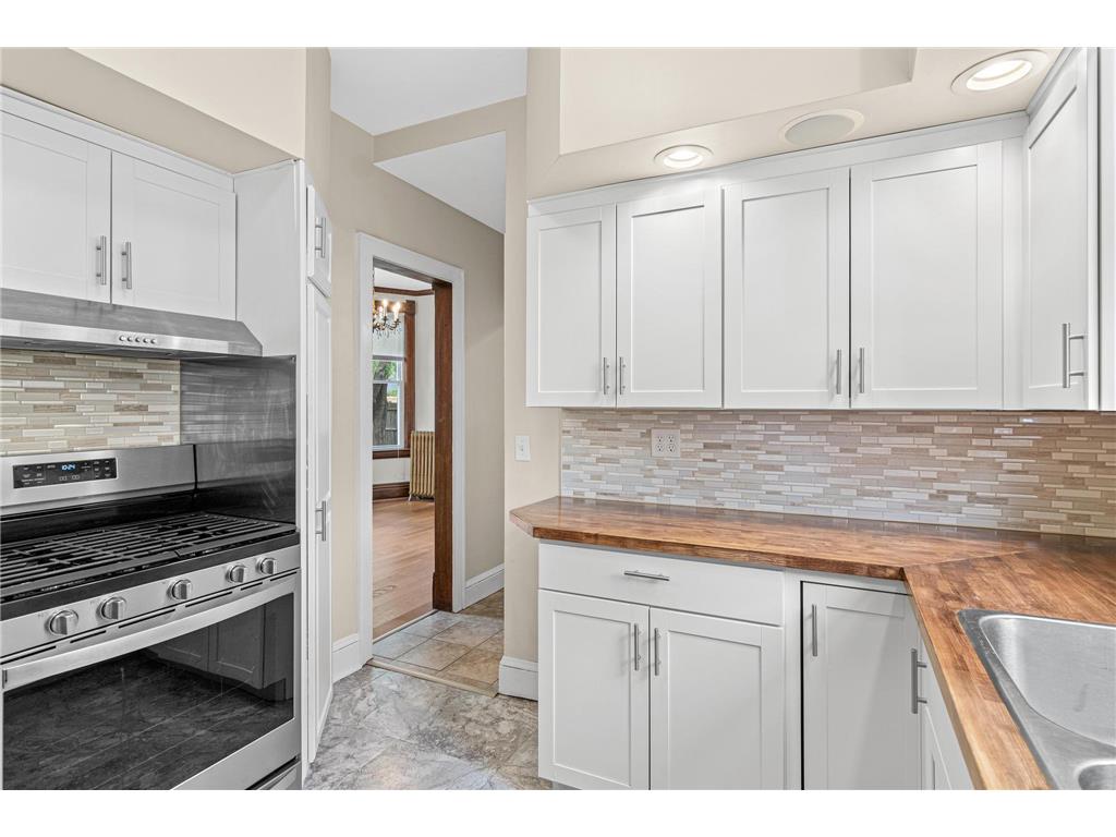 228 Victoria Street N Saint Paul MN 55104 7082738 image15