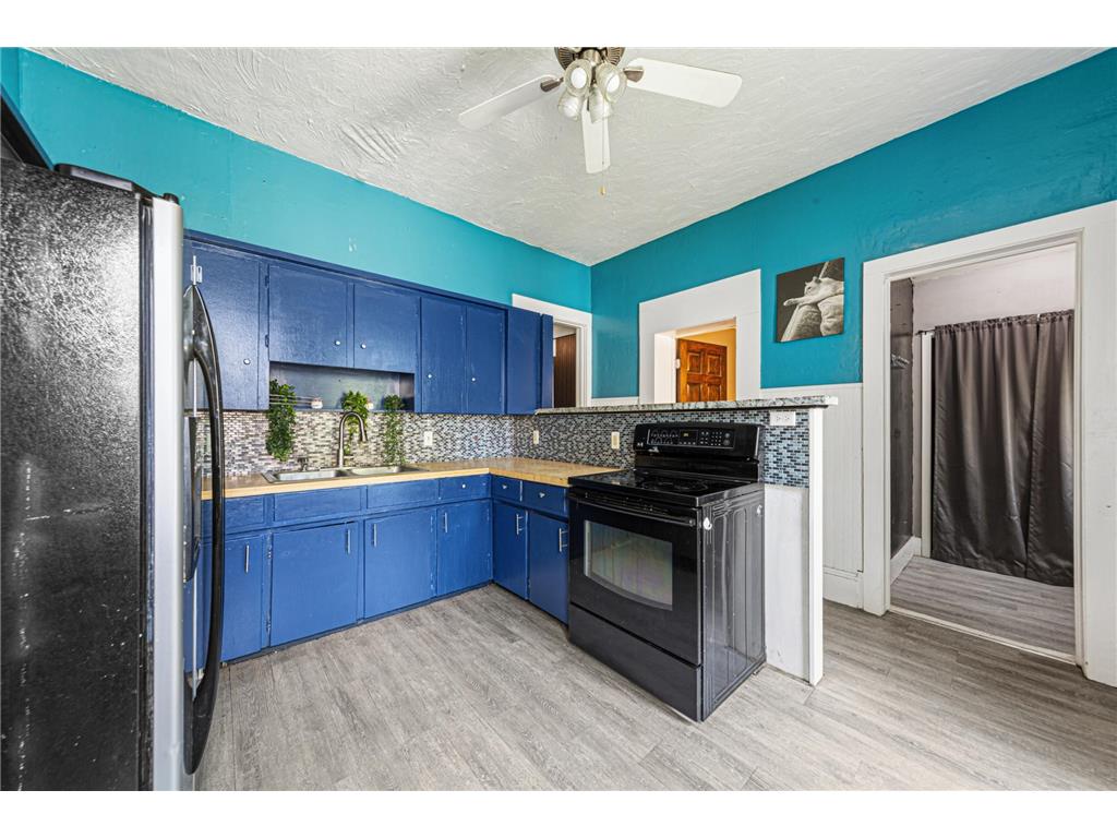 228 W 4th Street Blue Earth MN 56013 7073949 image10