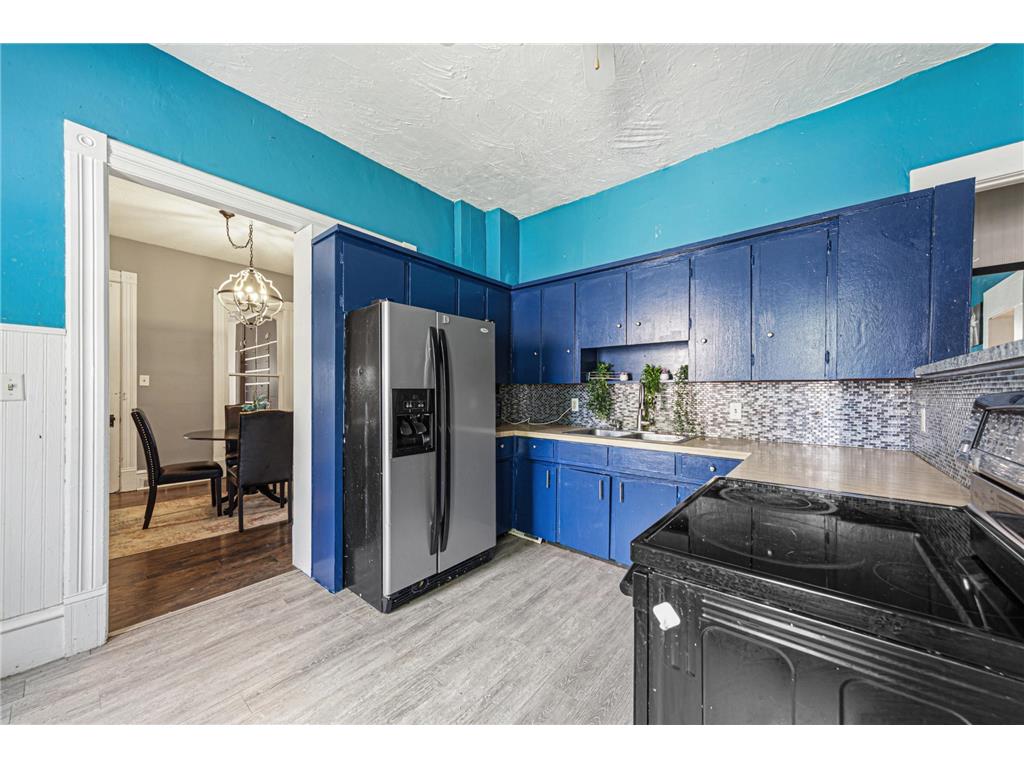 228 W 4th Street Blue Earth MN 56013 7073949 image11