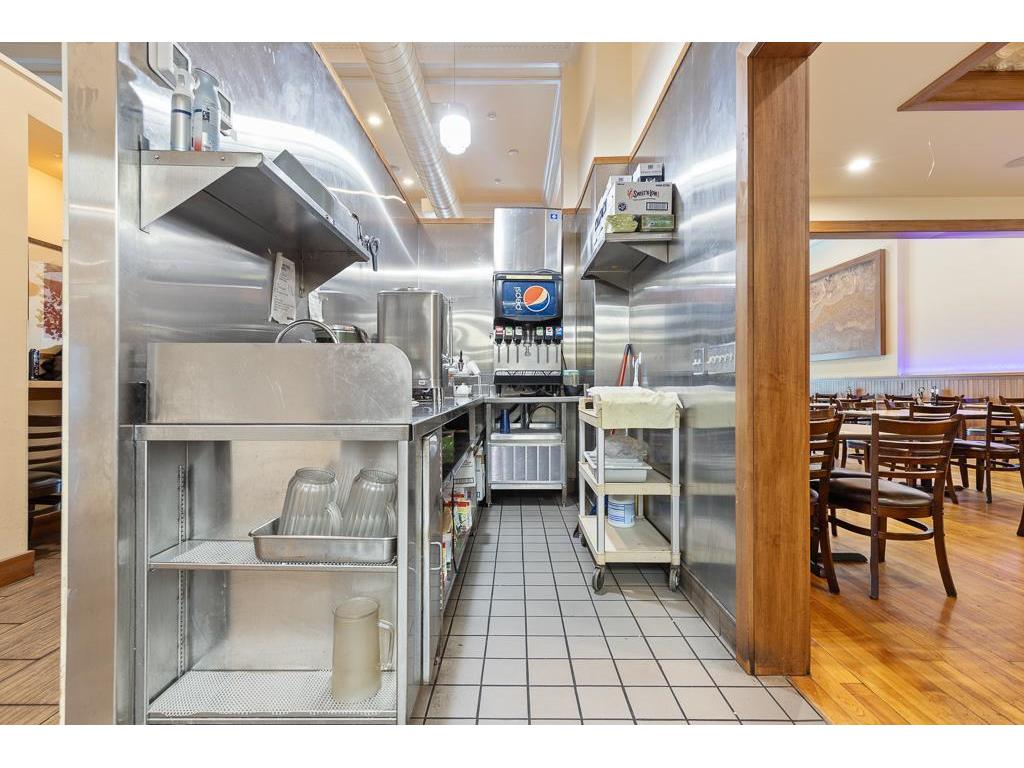 228 W Main Street Marshall MN 56258 6483718 image14