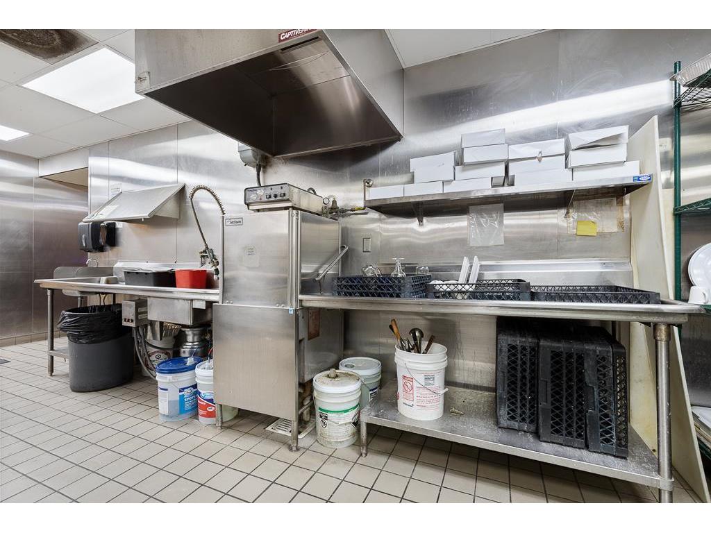 228 W Main Street Marshall MN 56258 6483718 image15