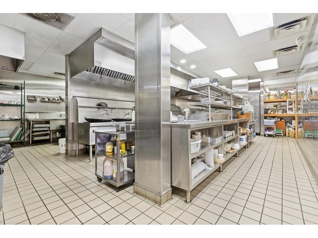 228 W Main Street Marshall MN 56258 6483718 image16