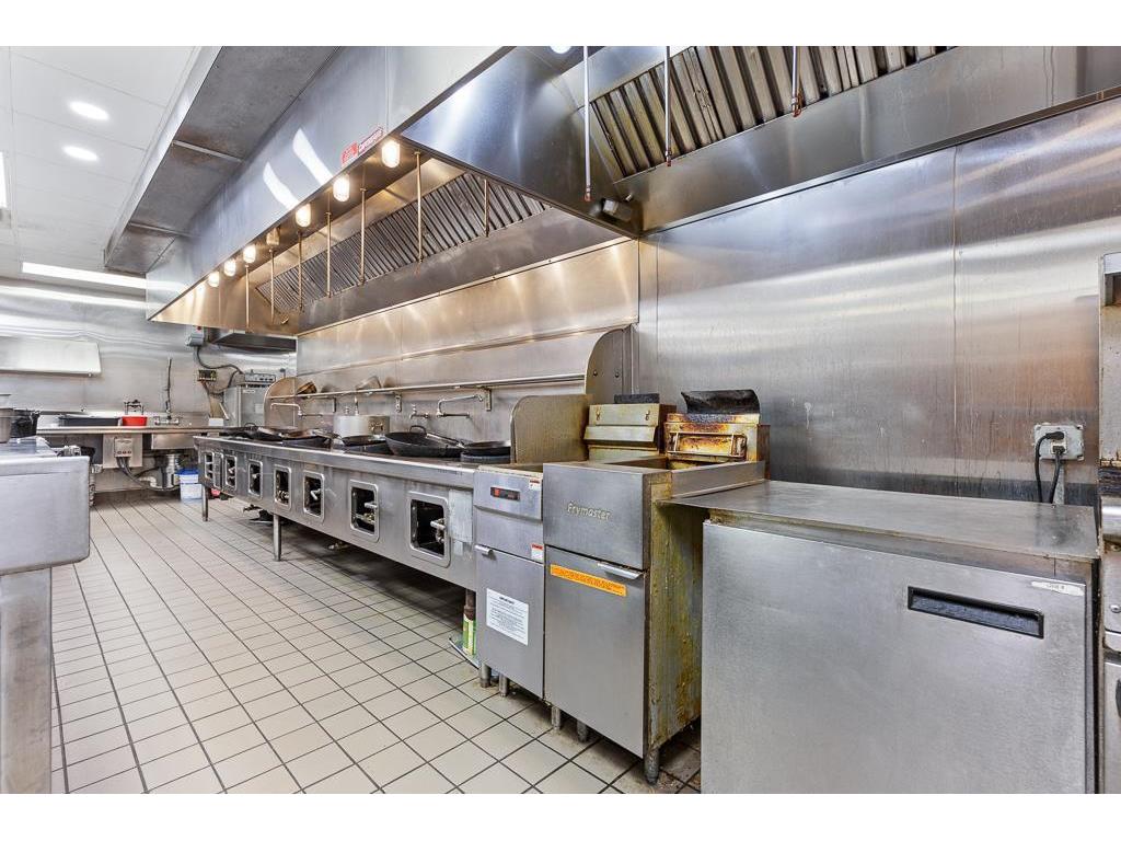 228 W Main Street Marshall MN 56258 6483718 image18