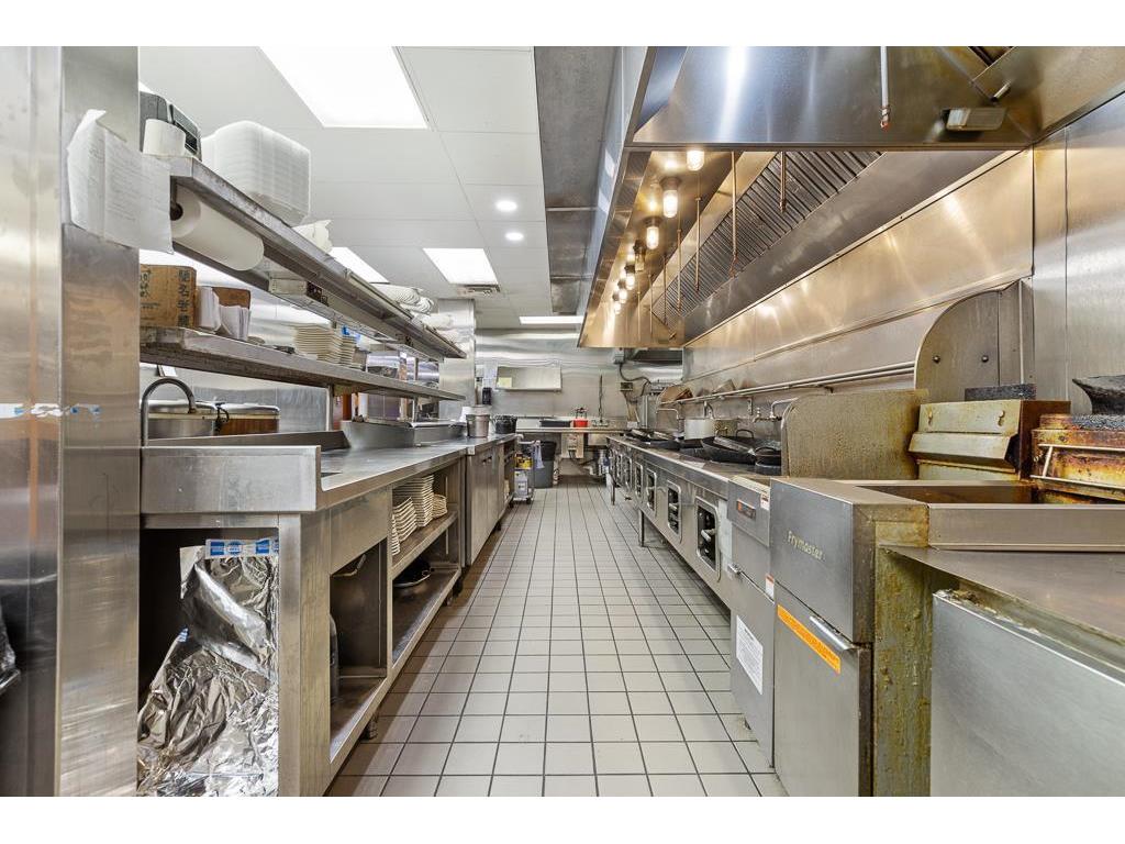 228 W Main Street Marshall MN 56258 6483718 image20