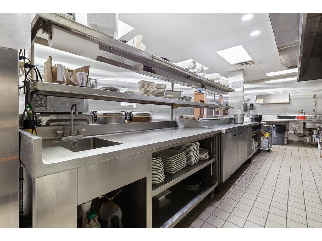 228 W Main Street Marshall MN 56258 6483718 image23