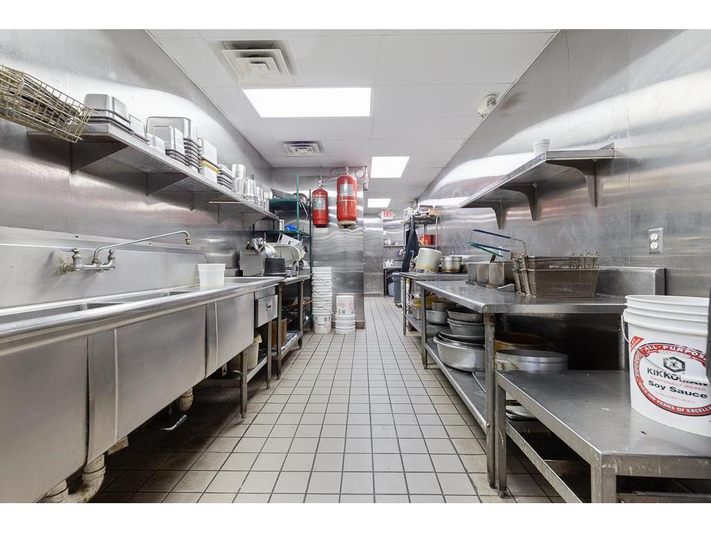 228 W Main Street Marshall MN 56258 6483718 image25