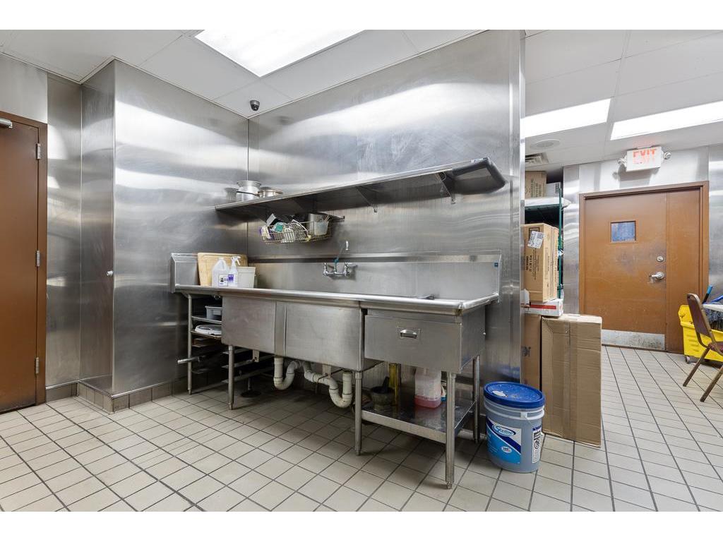 228 W Main Street Marshall MN 56258 6483718 image27