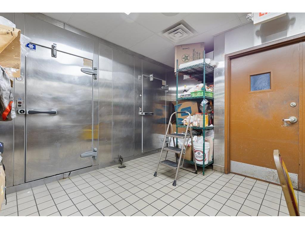 228 W Main Street Marshall MN 56258 6483718 image31