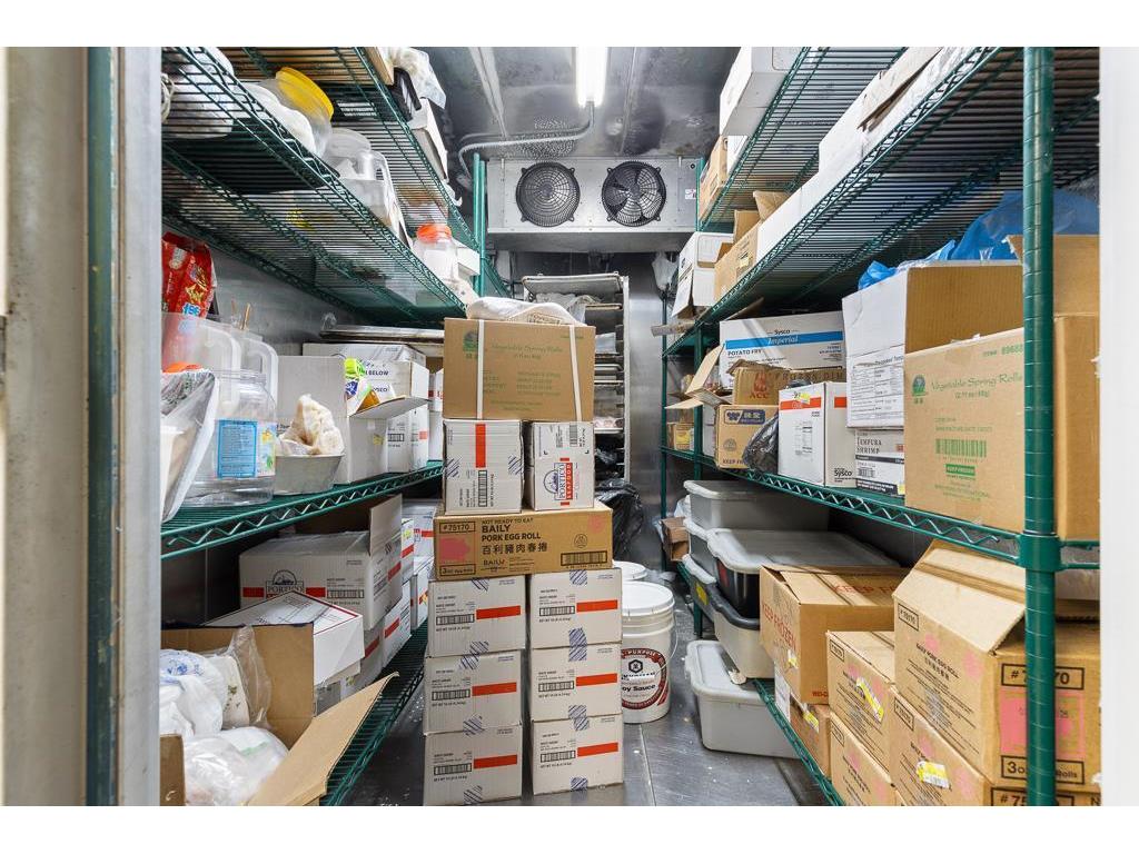 228 W Main Street Marshall MN 56258 6483718 image32