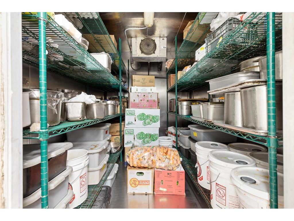 228 W Main Street Marshall MN 56258 6483718 image33