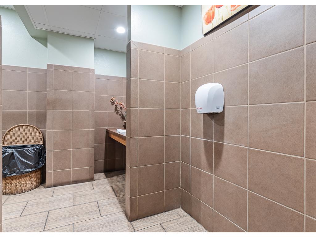 228 W Main Street Marshall MN 56258 6483718 image37