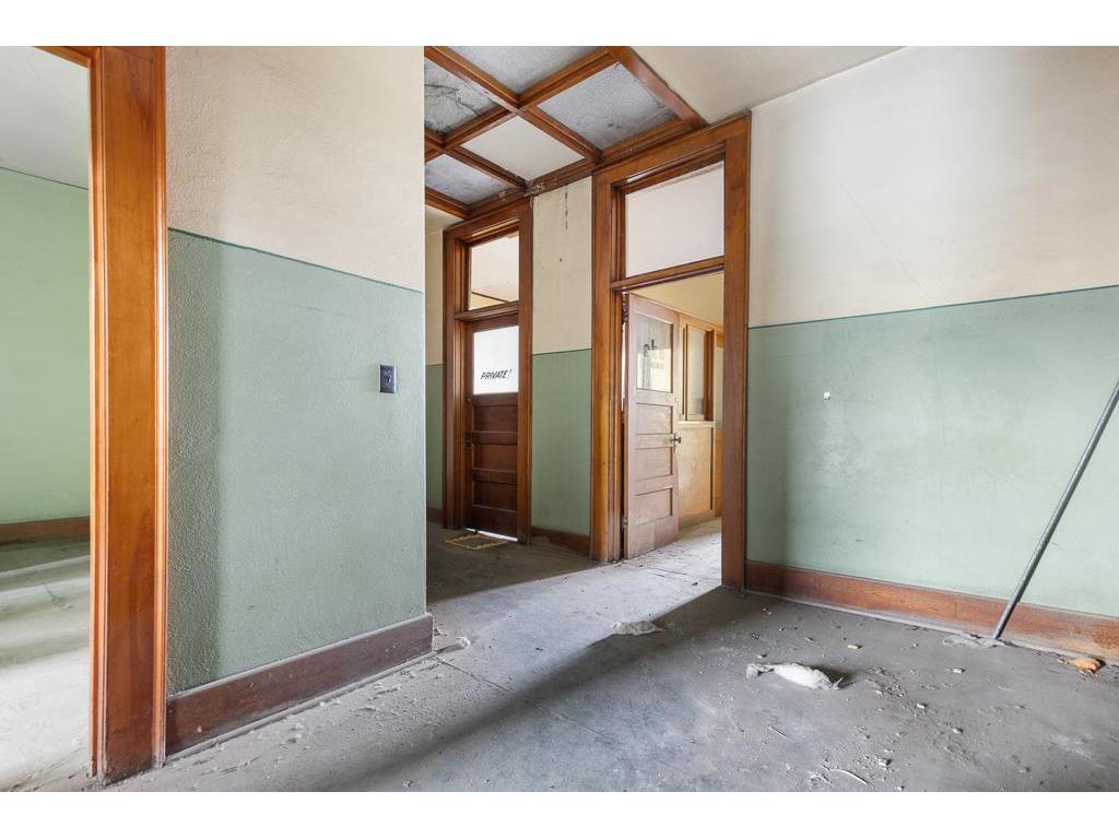 228 W Main Street Marshall MN 56258 6483718 image43