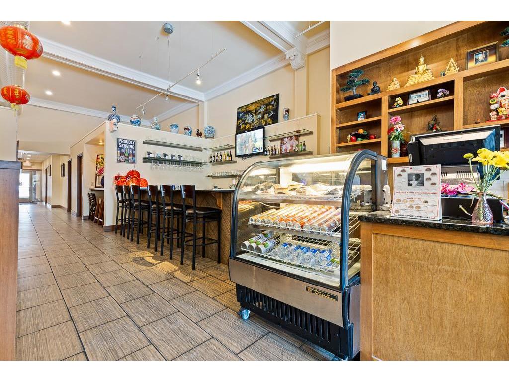 228 W Main Street Marshall MN 56258 6483718 image5