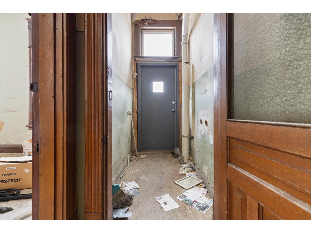 228 W Main Street Marshall MN 56258 6483718 image51