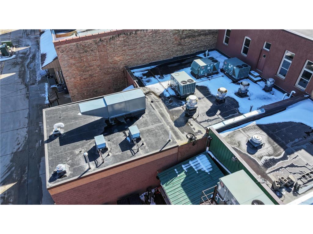 228 W Main Street Marshall MN 56258 6483718 image56