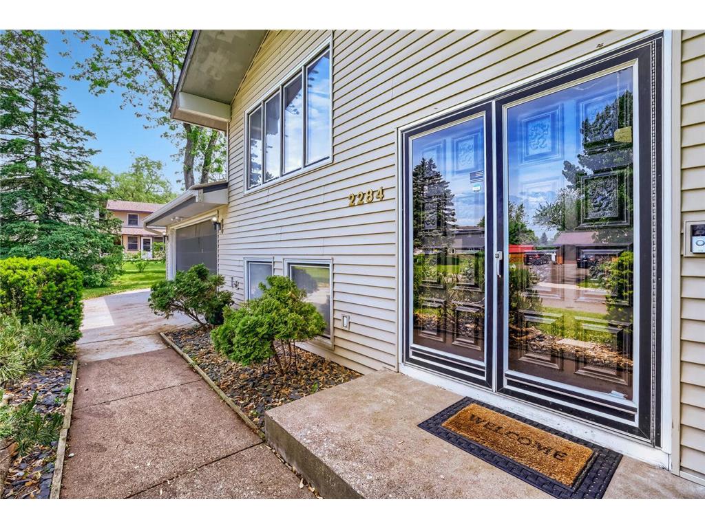 2284 Standridge Avenue Maplewood MN 55109 7088803 image2