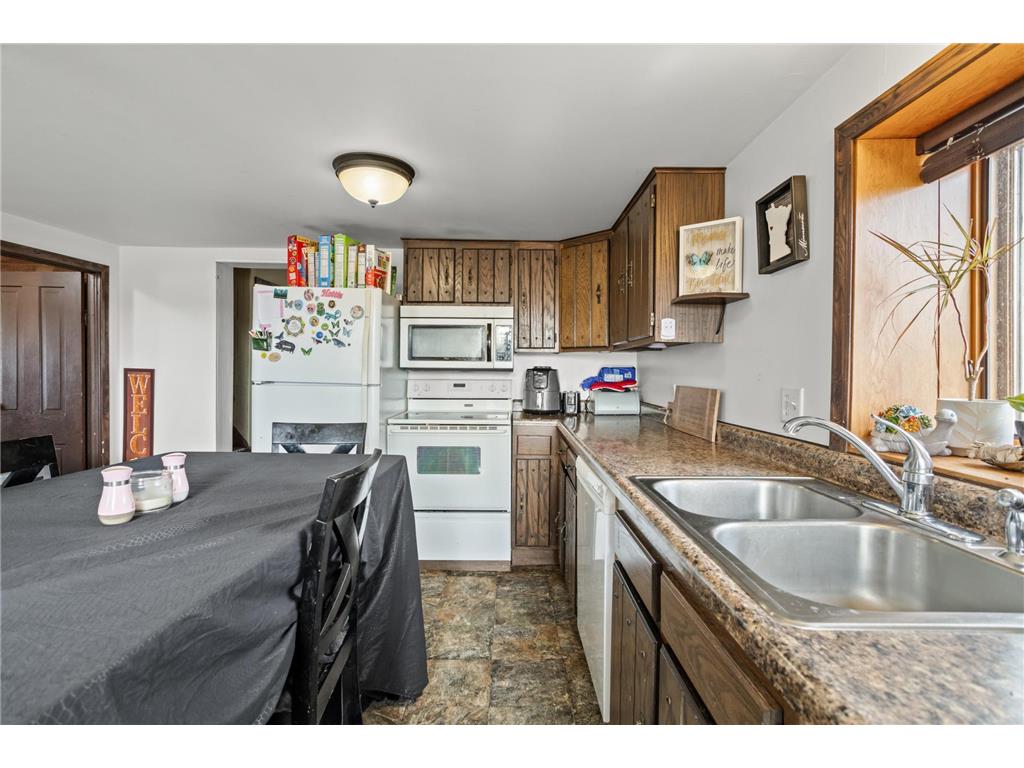 22845 NE Pickerel Lake Road Holmesville Twp MN 56501 7033528 image4