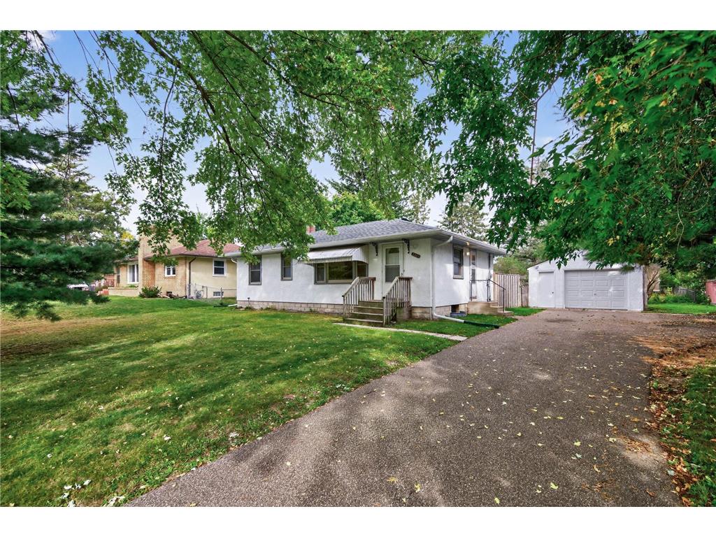 2285 17th Avenue E North Saint Paul MN 55109 6798316 image1