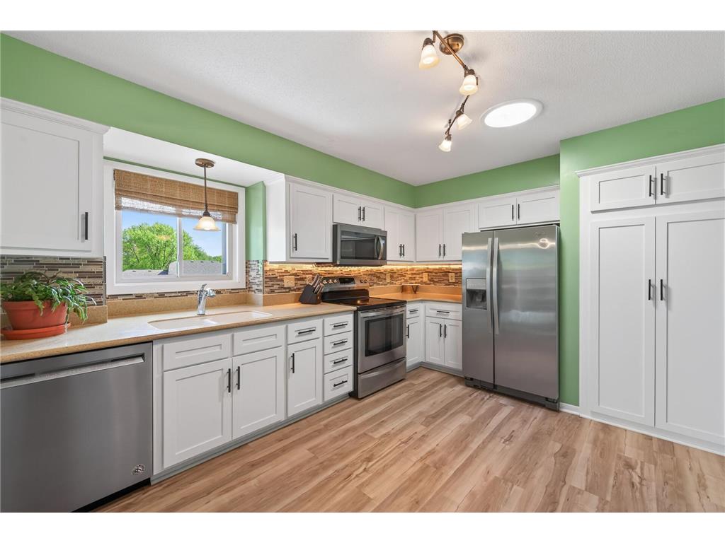 2287 Helmo Court N Oakdale MN 55128 7066256 image14