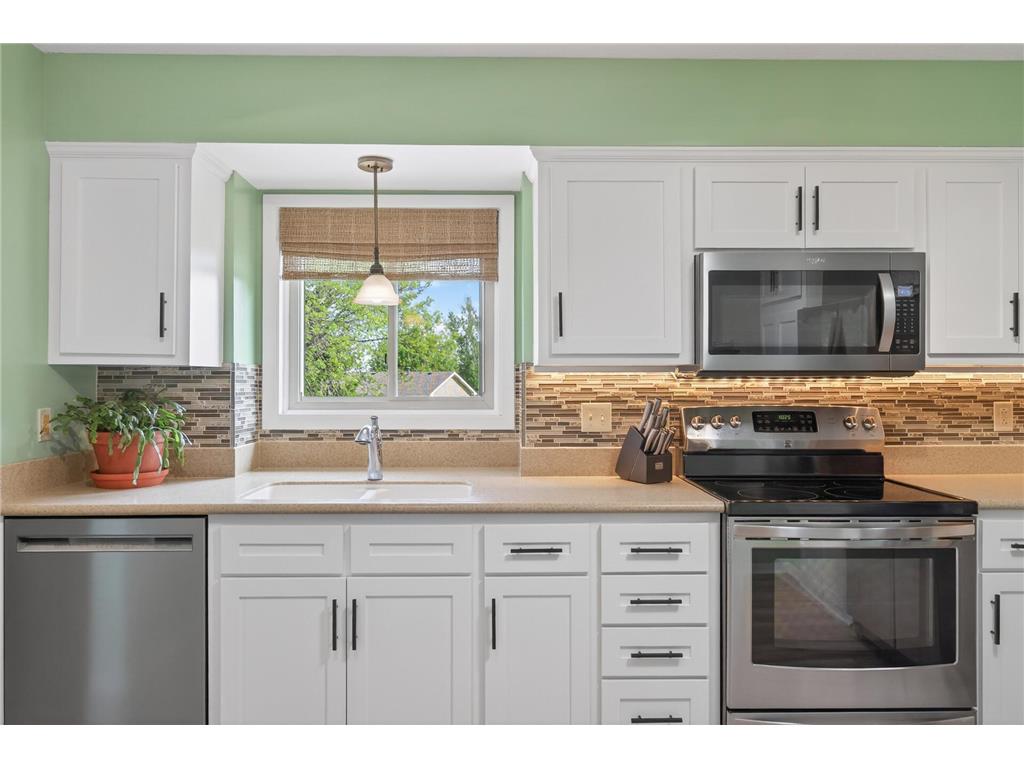 2287 Helmo Court N Oakdale MN 55128 7066256 image16