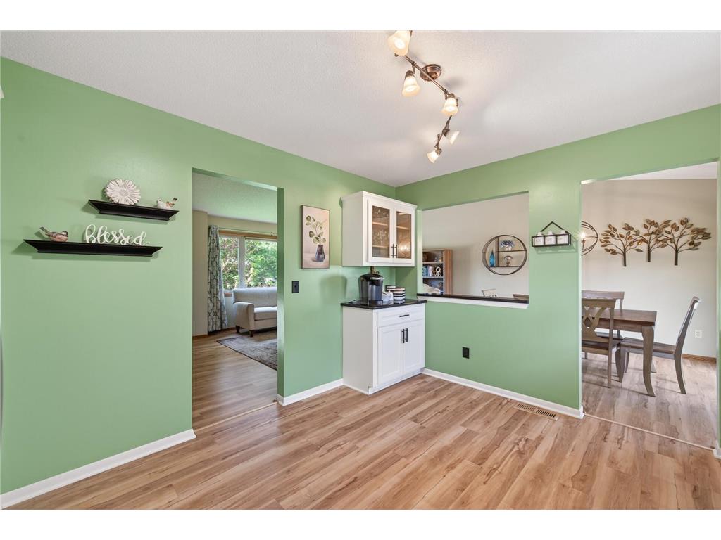 2287 Helmo Court N Oakdale MN 55128 7066256 image17
