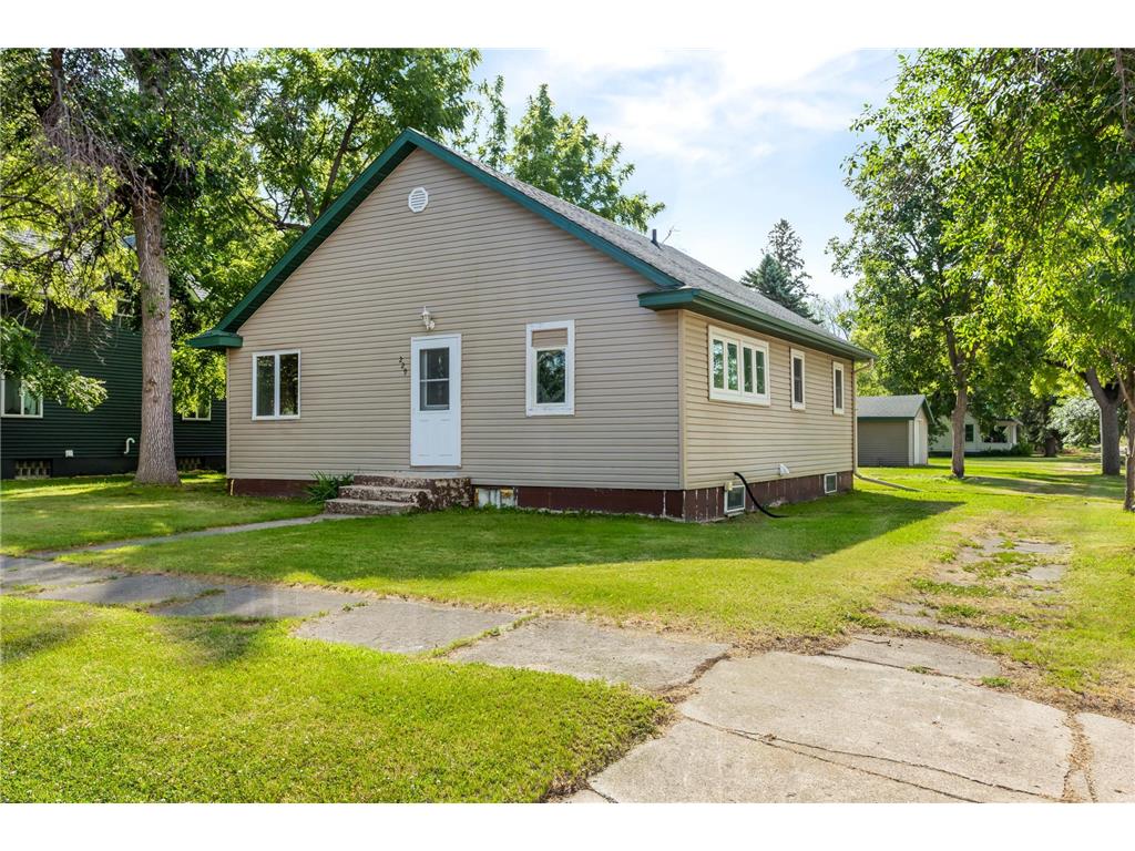 229 7th Avenue Enderlin ND 58027 7106762 image1