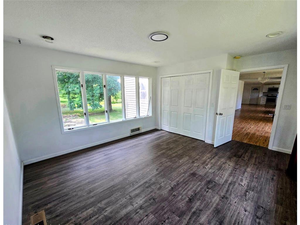 229 E Oak Street Tyler MN 56178 6757260 image23