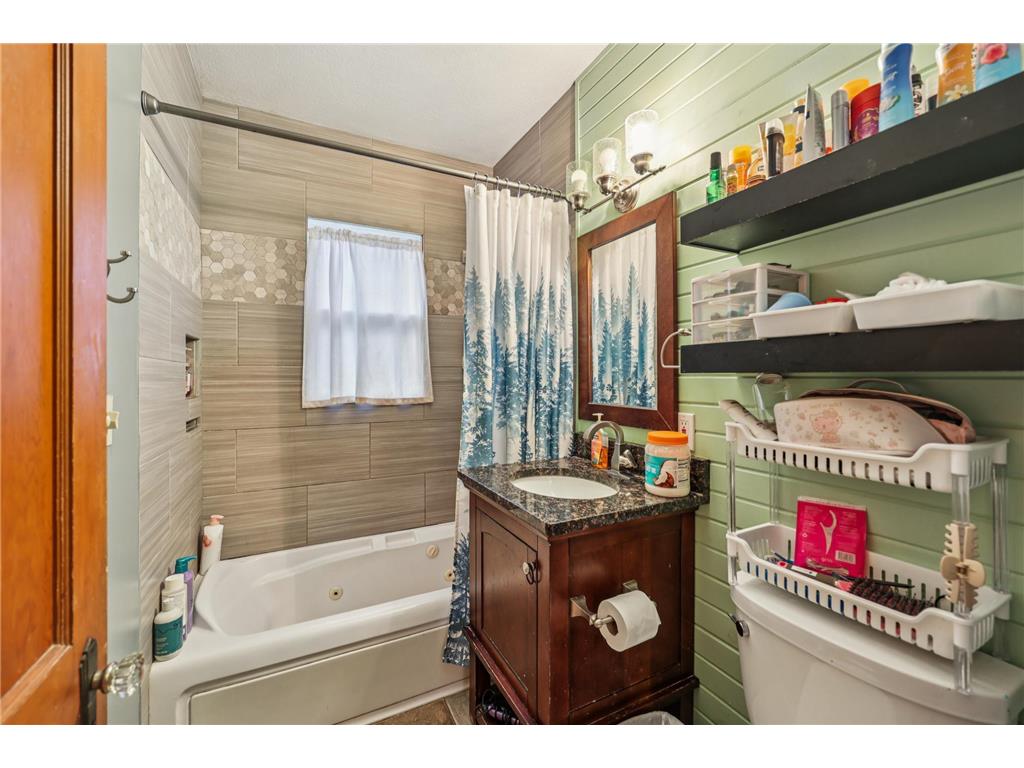 229 N 2nd Street New Richmond WI 54017 6817463 image18