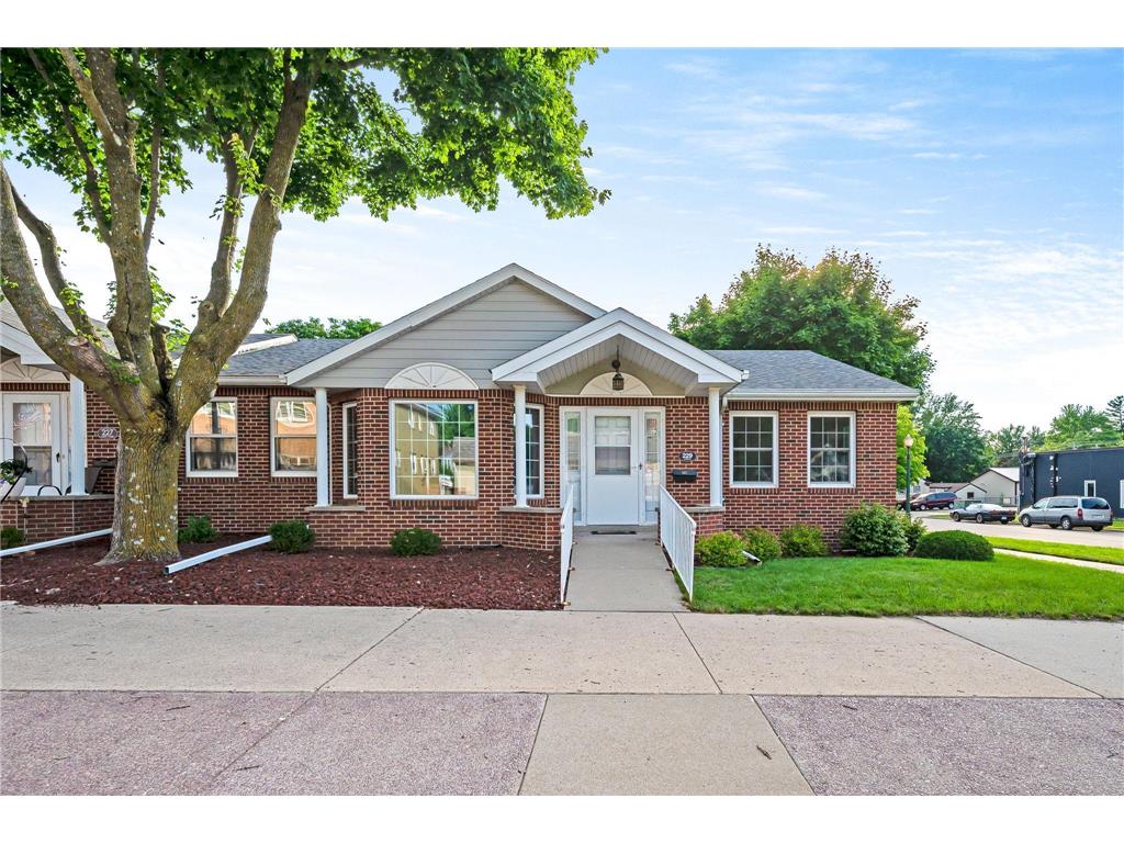 229 N Main Street Blue Earth MN 56013 6559064 image1