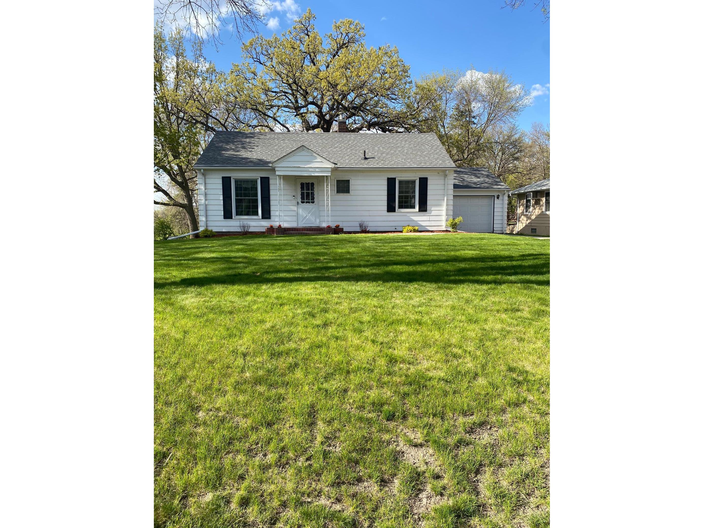 229 W Chestnut Street, Redwood Falls, MN 56283 MLS 5756729 Edina