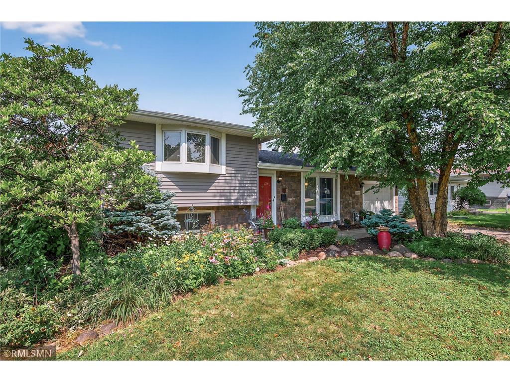 2299 16th Avenue E North Saint Paul MN 55109 6770930 image1