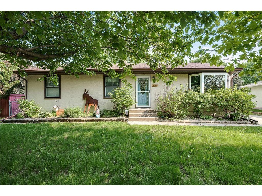 2299 17th Avenue E North Saint Paul MN 55109 6372650 image1