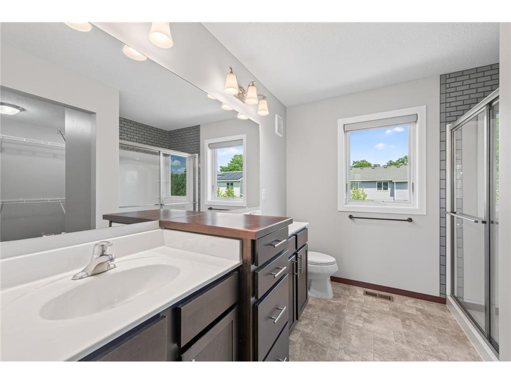 2299 Gall Avenue Maplewood MN 55109 7111937 image16