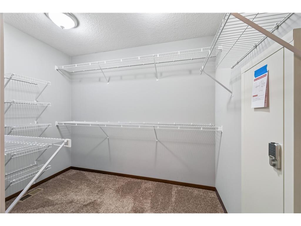 2299 Gall Avenue Maplewood MN 55109 7111937 image17