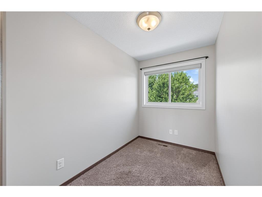 2299 Gall Avenue Maplewood MN 55109 7111937 image18