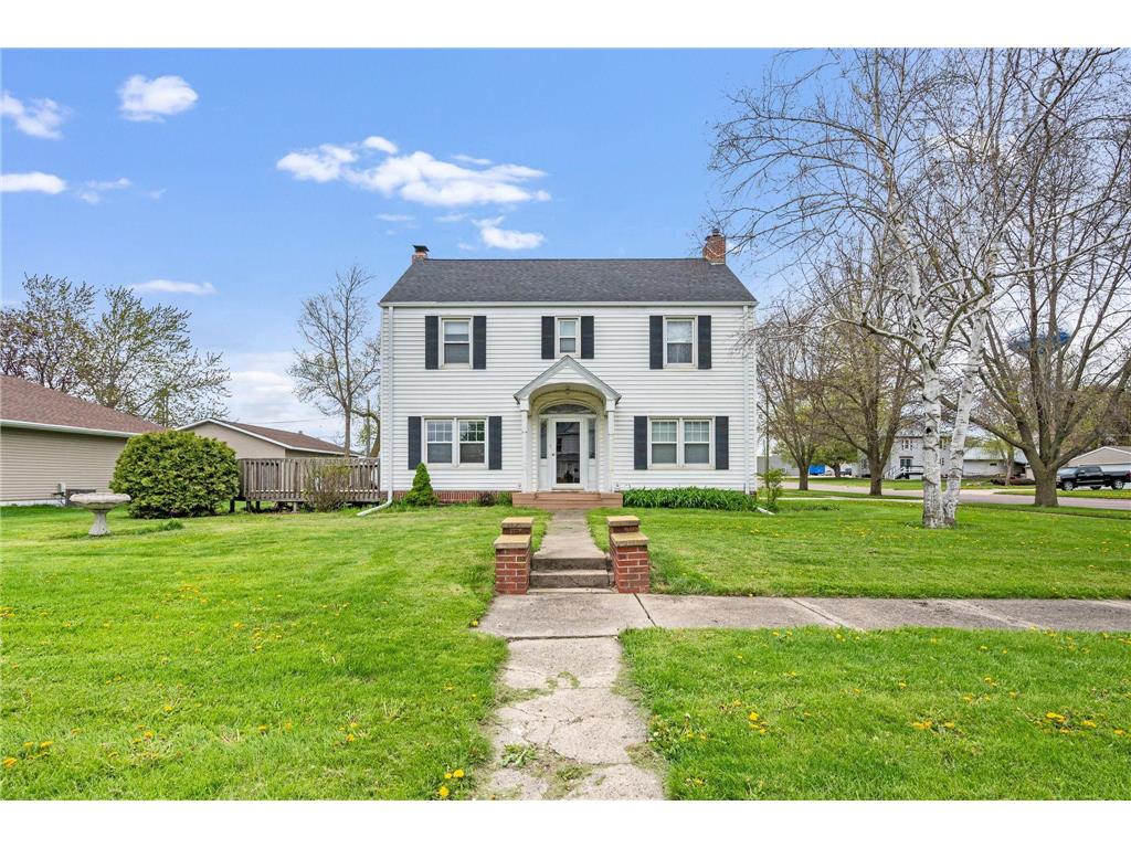 23 N Lake Street Sherburn MN 56171 6532065 image1