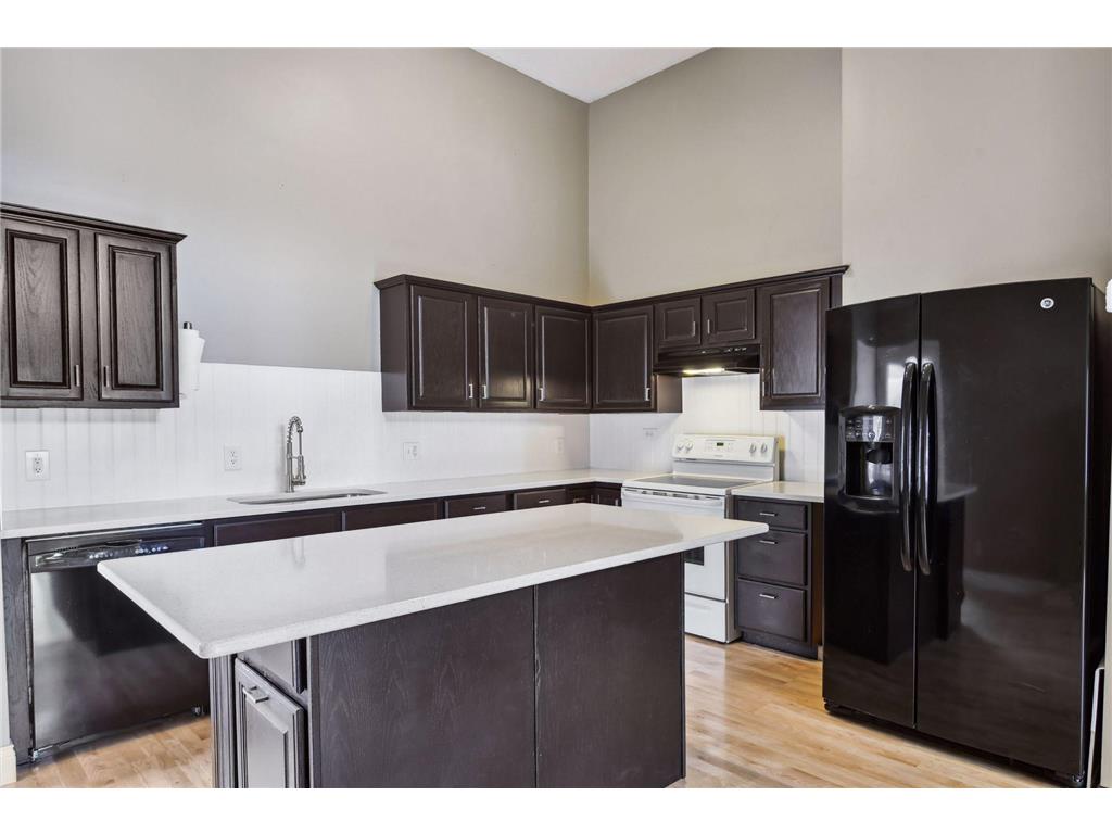 230 18th Avenue N Hopkins MN 55343 6577739 image1