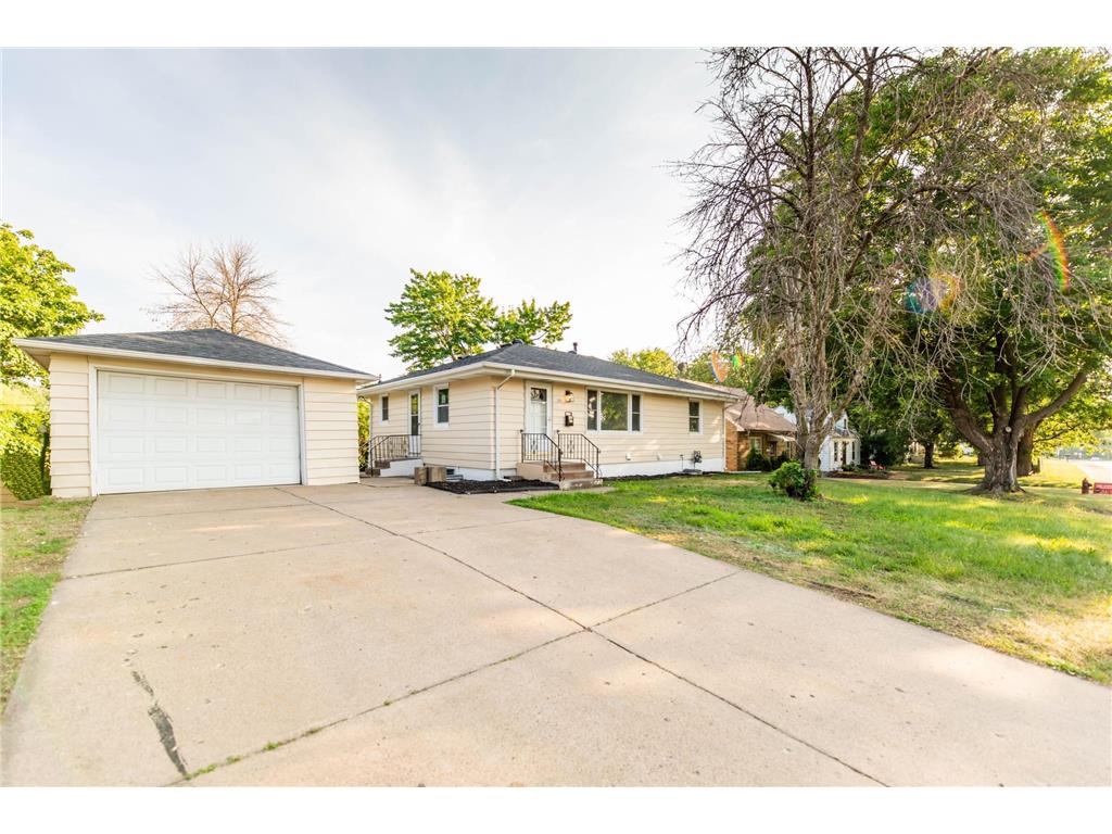 230 44th Avenue NE Columbia Heights MN 55421 6386422 image1