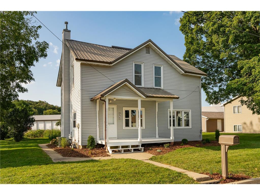 230 E 13th St Saint Charles MN 55972 6786028 image1