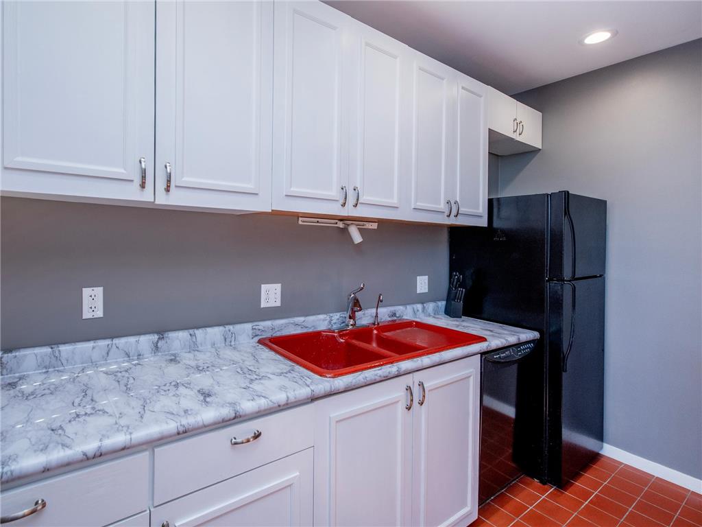 230 Exchange Street S #M Saint Paul MN 55102 7071993 image13