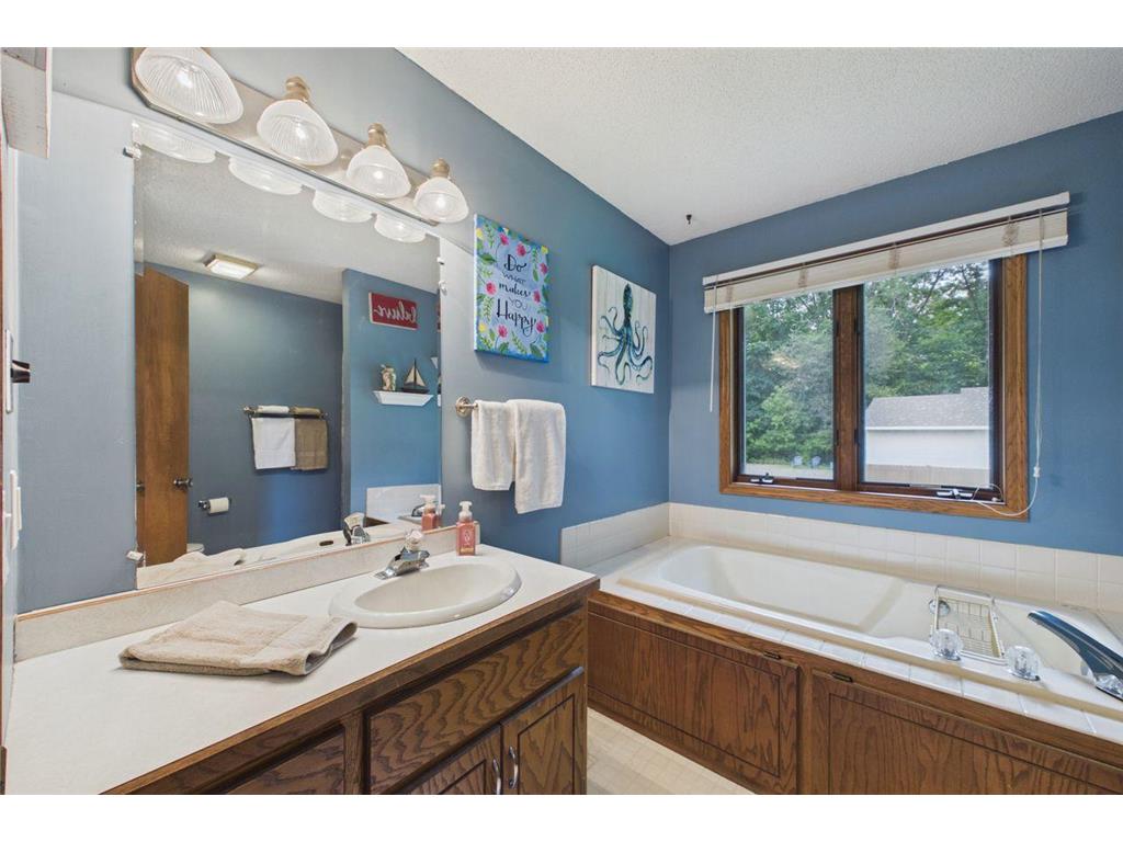 230 Mahtomedi Avenue Mahtomedi MN 55115 - White Bear 7110669 image10