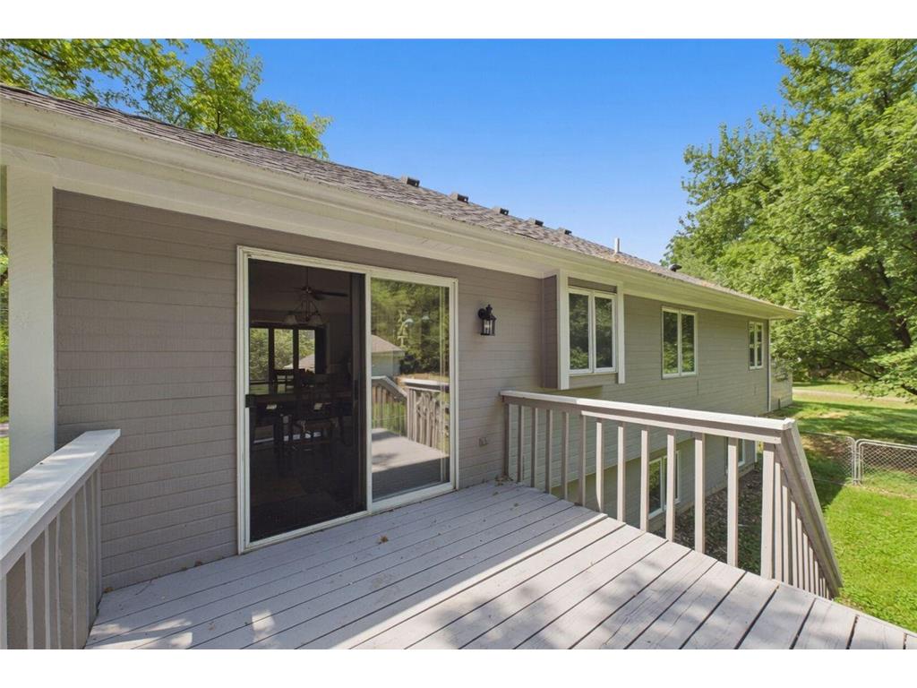 230 Mahtomedi Avenue Mahtomedi MN 55115 - White Bear 7110669 image17