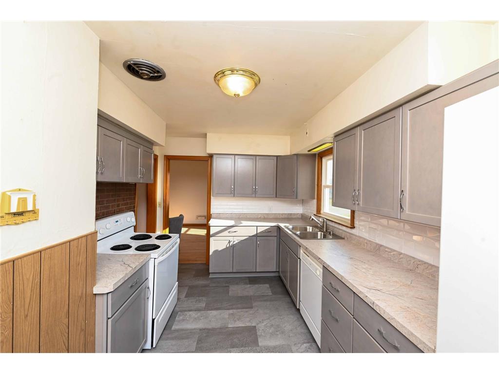 230 Main Street Green Isle MN 55338 6818665 image32