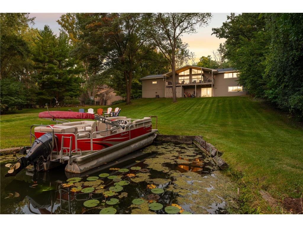 230 Maple Island Road Burnsville MN 55306 - Crystal 7100033 image3