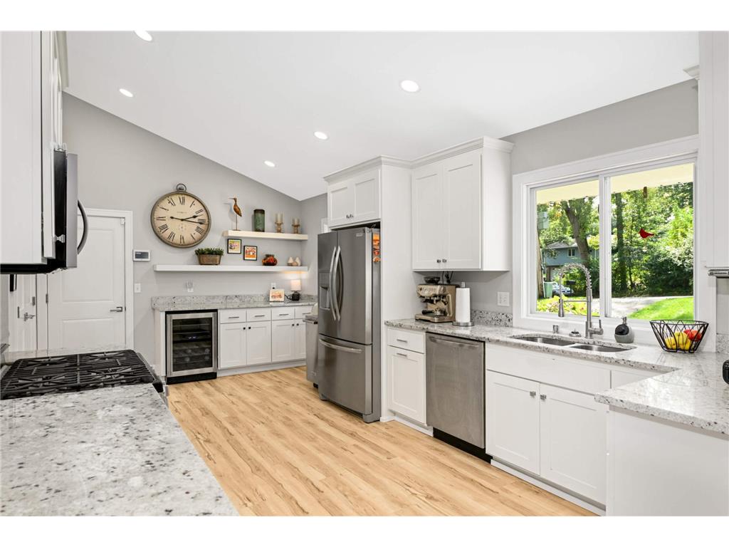 230 Maple Island Road Burnsville MN 55306 - Crystal 7100033 image33