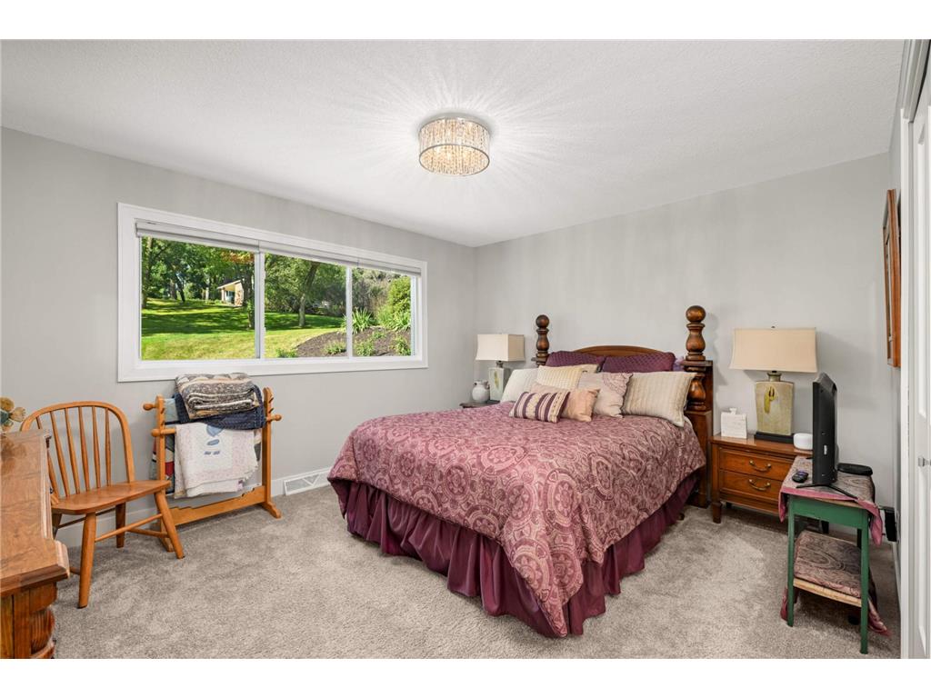 230 Maple Island Road Burnsville MN 55306 - Crystal 7100033 image38