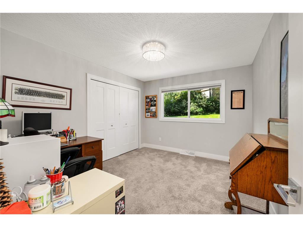 230 Maple Island Road Burnsville MN 55306 - Crystal 7100033 image39