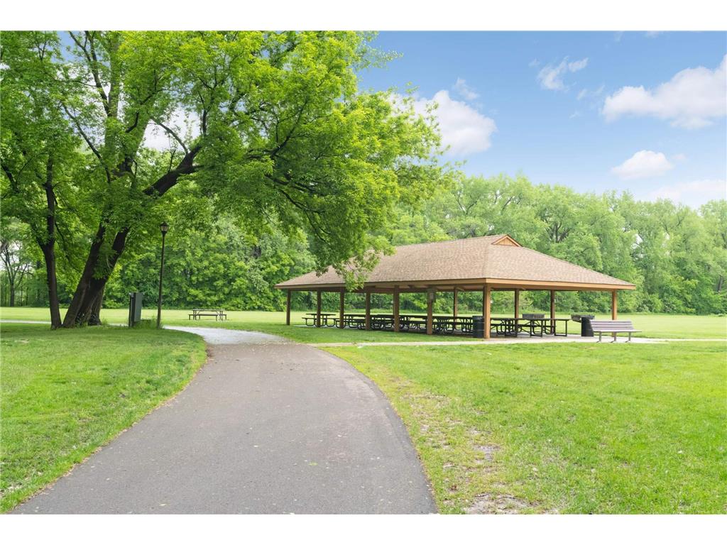 230 Maple Island Road Burnsville MN 55306 - Crystal 7100033 image56
