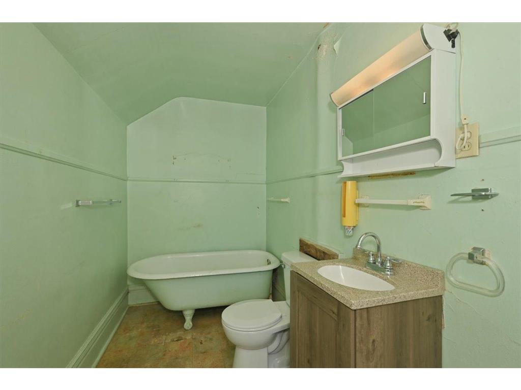 230 N 18th Avenue W Duluth MN 55806 7100155 image14