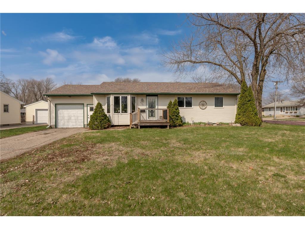 230 N Black Eagle Drive Mankato MN 56001 6707078 image1